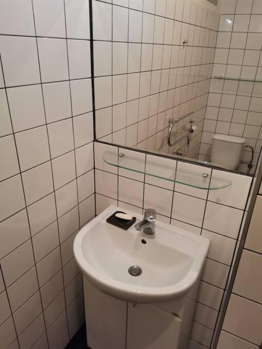 Cozy Studio In The City Centre Near Train Station Братислава Экстерьер фото